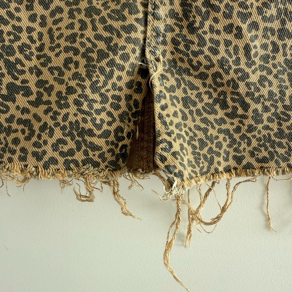 Zara Leopard Print Front Slit Mini Skirt Size Extra Small - Picture 3 of 6